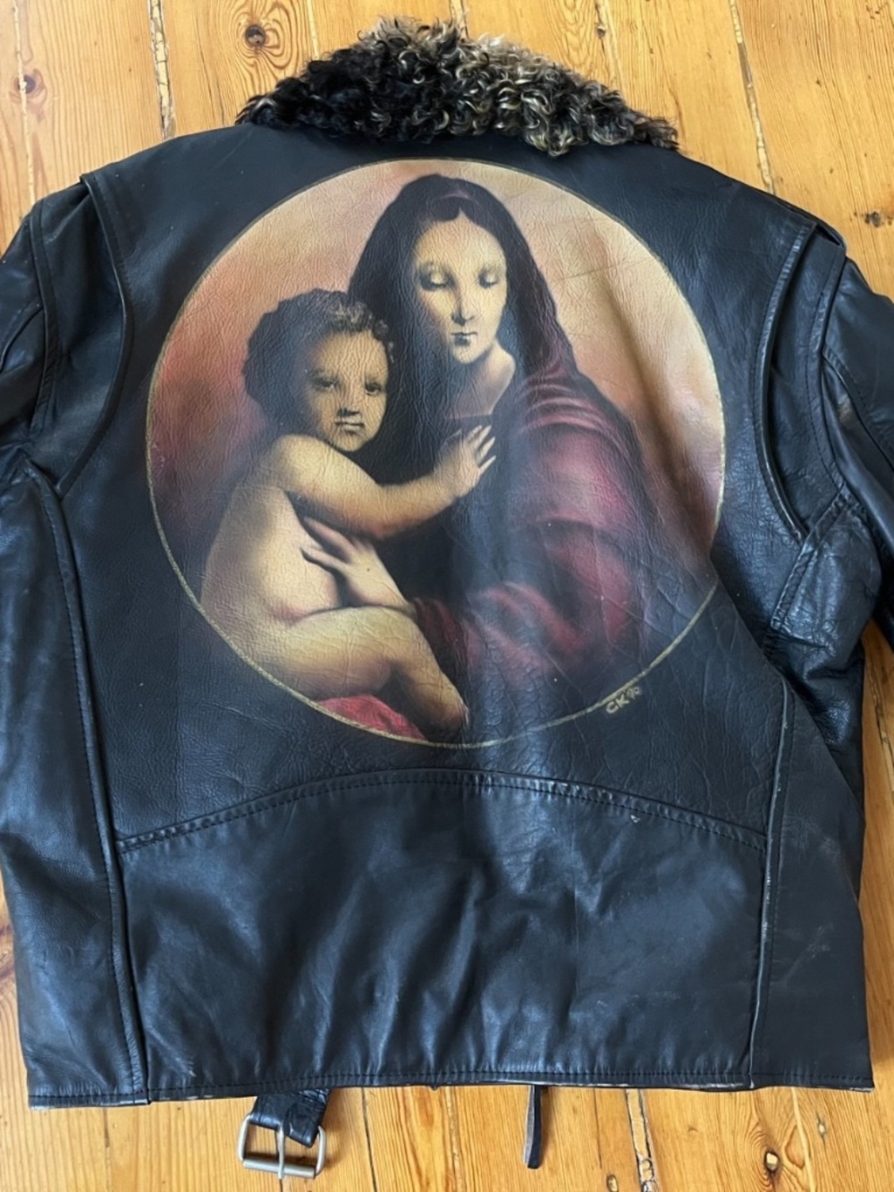 Leather Jacket Vintage Customized with Genuine Fur Collar and Hand Painting - Picture 3 of 12